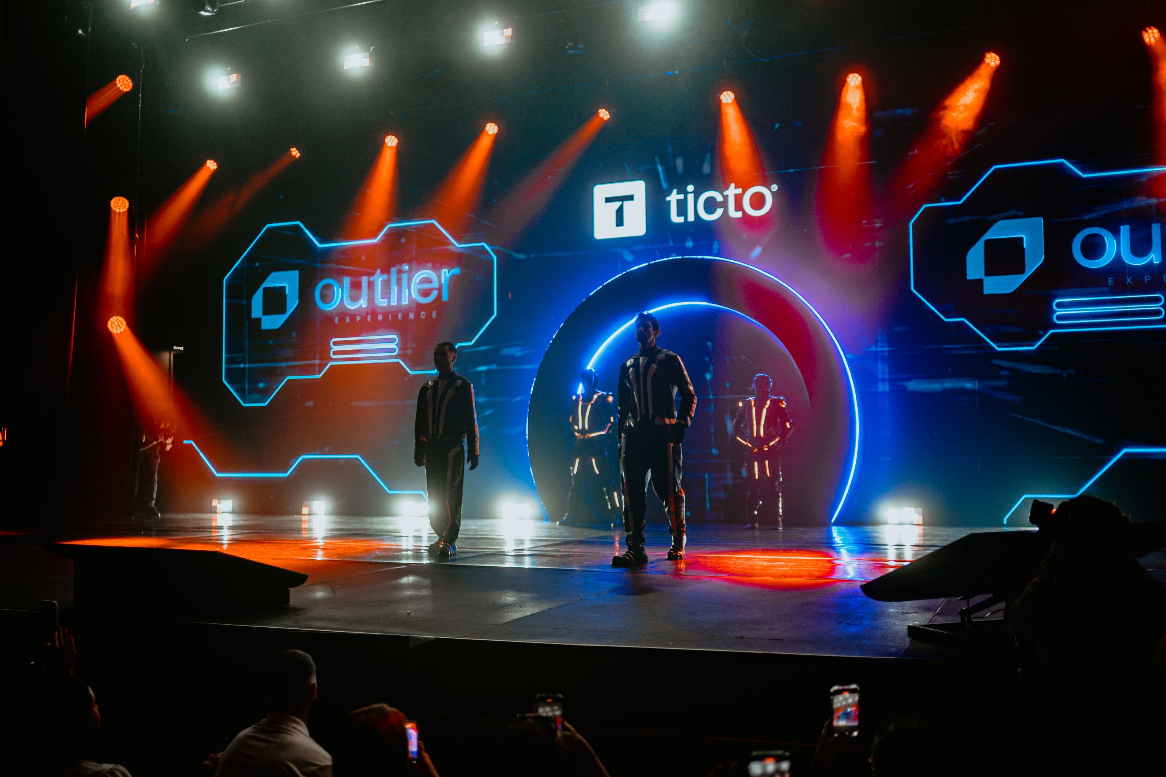 Outlier Experience